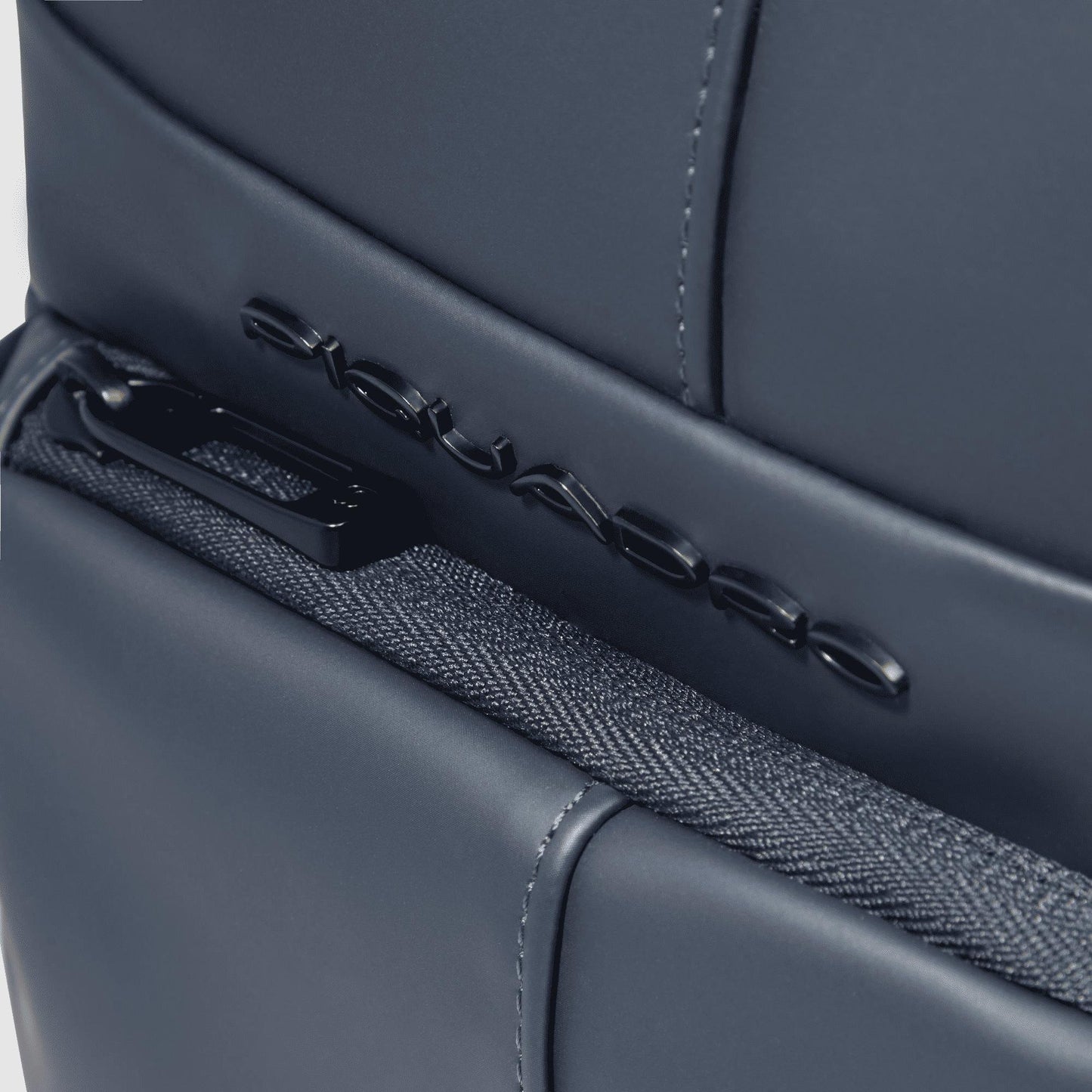 PIQUADRO Borsello organizzato con scomparto porta iPad®mini Blu