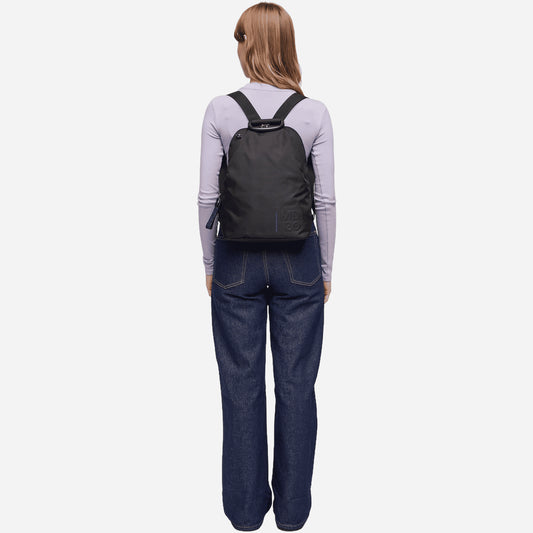 mandarina duck  BLACK 