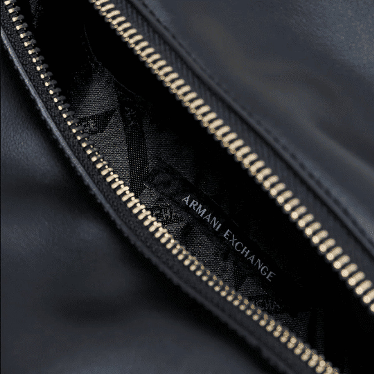 ARMANI EXCHANGE Borsa a spalla in ecopelle BLACK 