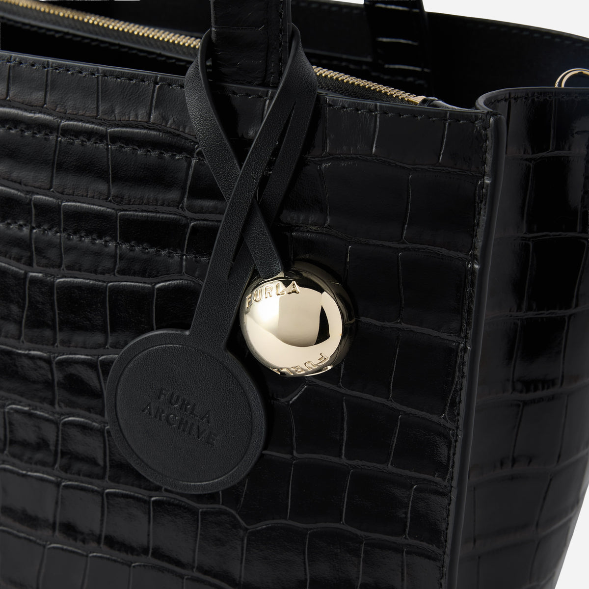 FURLA Divide It Borsa shopping piccola in pelle Nero 