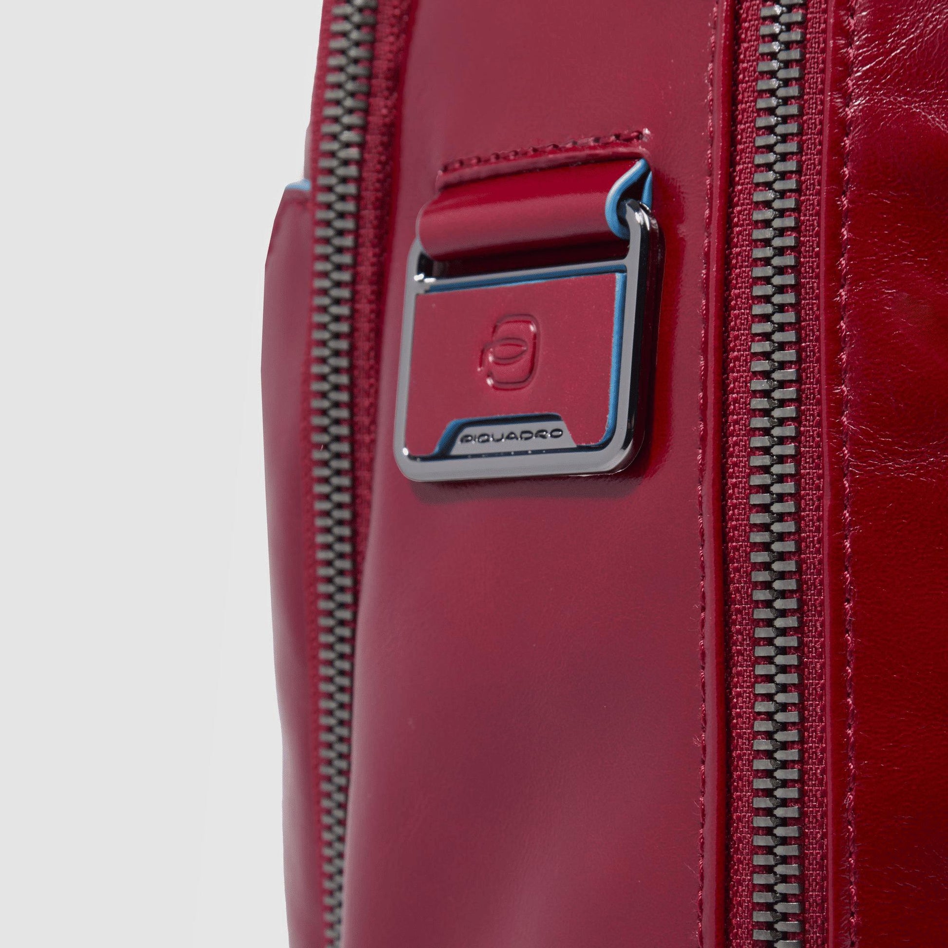 PIQUADRO Zaino piccolo porta pc e iPad® in pelle Rosso 
