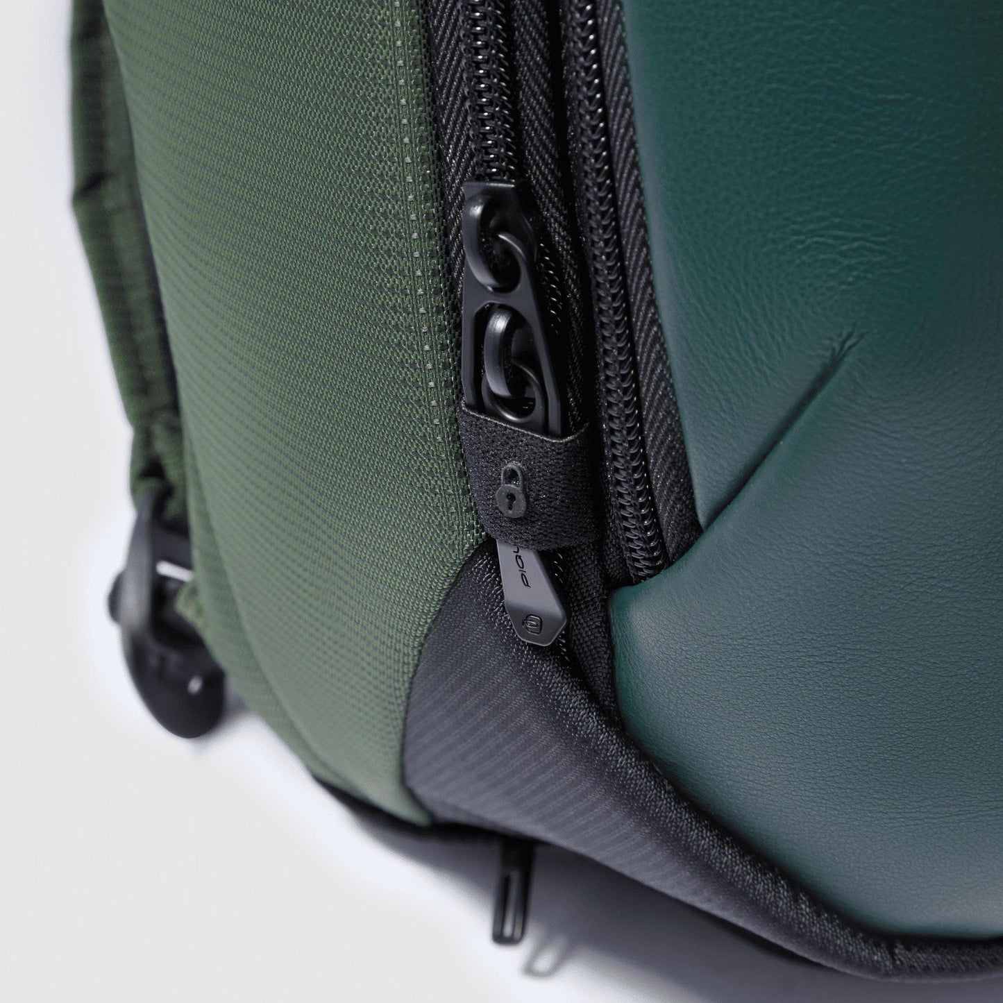 PIQUADRO Zaino porta PC 15,6' Verde 