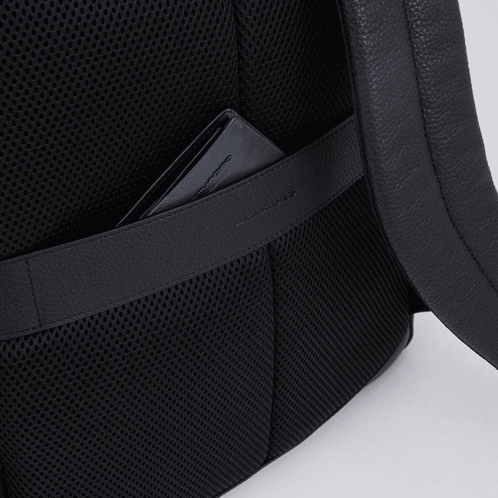 PIQUADRO Zaino uomo porta PC e porta iPad® in pelle Nero 