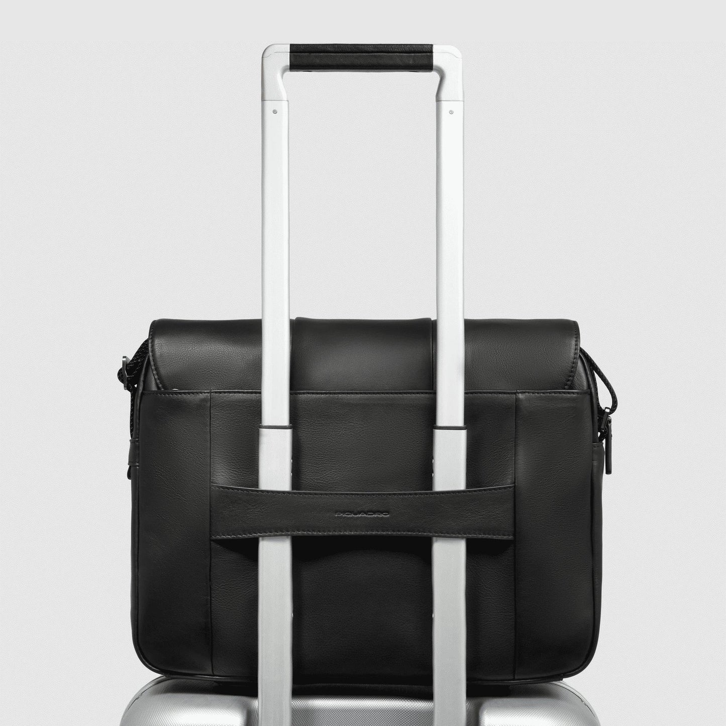 PIQUADRO Borsa messenger uomo in pelle porta pc Nero 