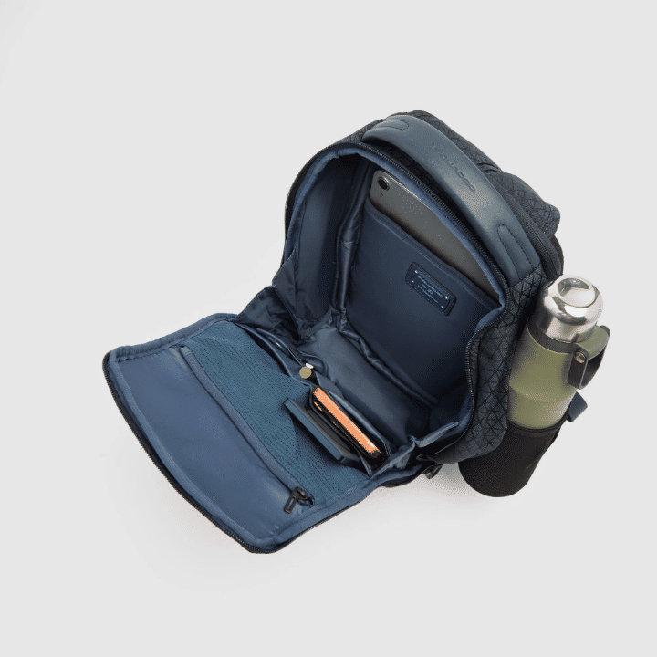 PIQUADRO Zaino monospalla uomo porta iPad® in tessuto Blu 