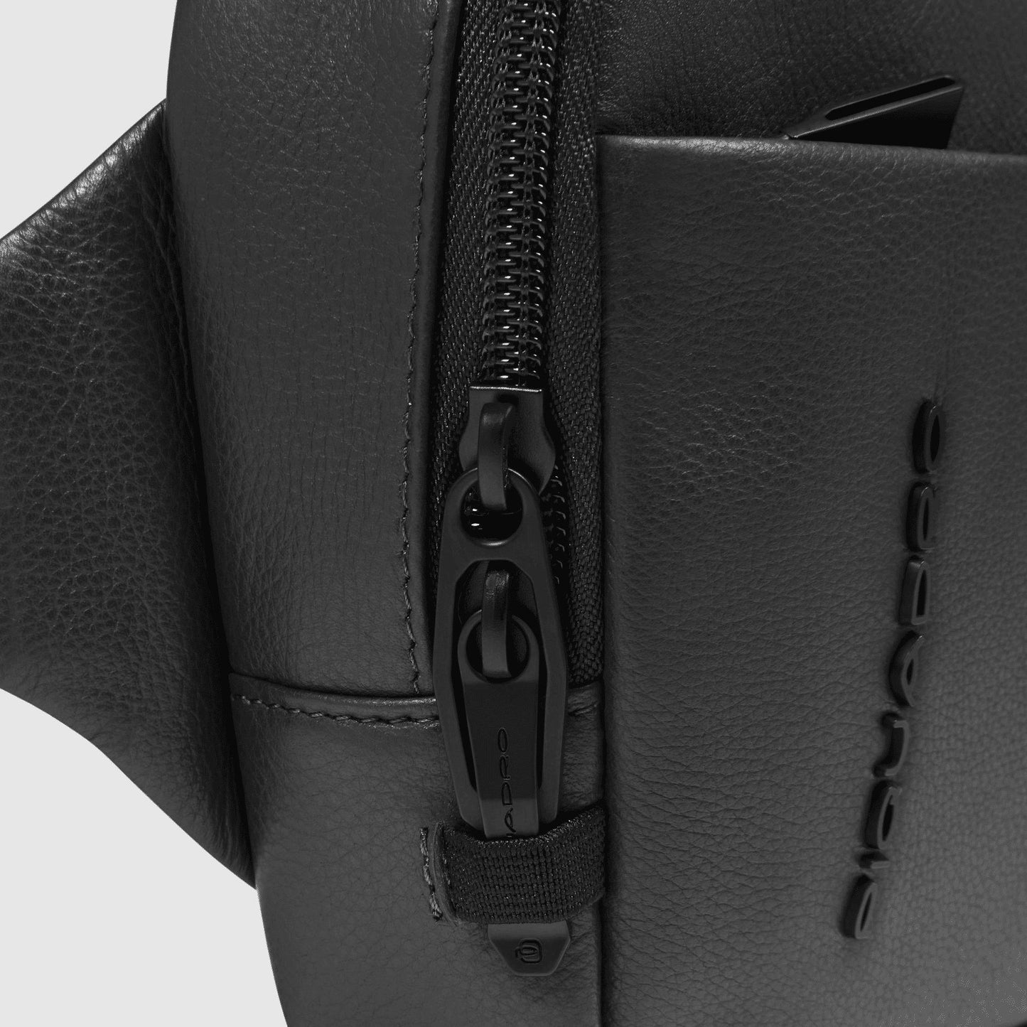 PIQUADRO Marsupio uomo in pelle Nero 