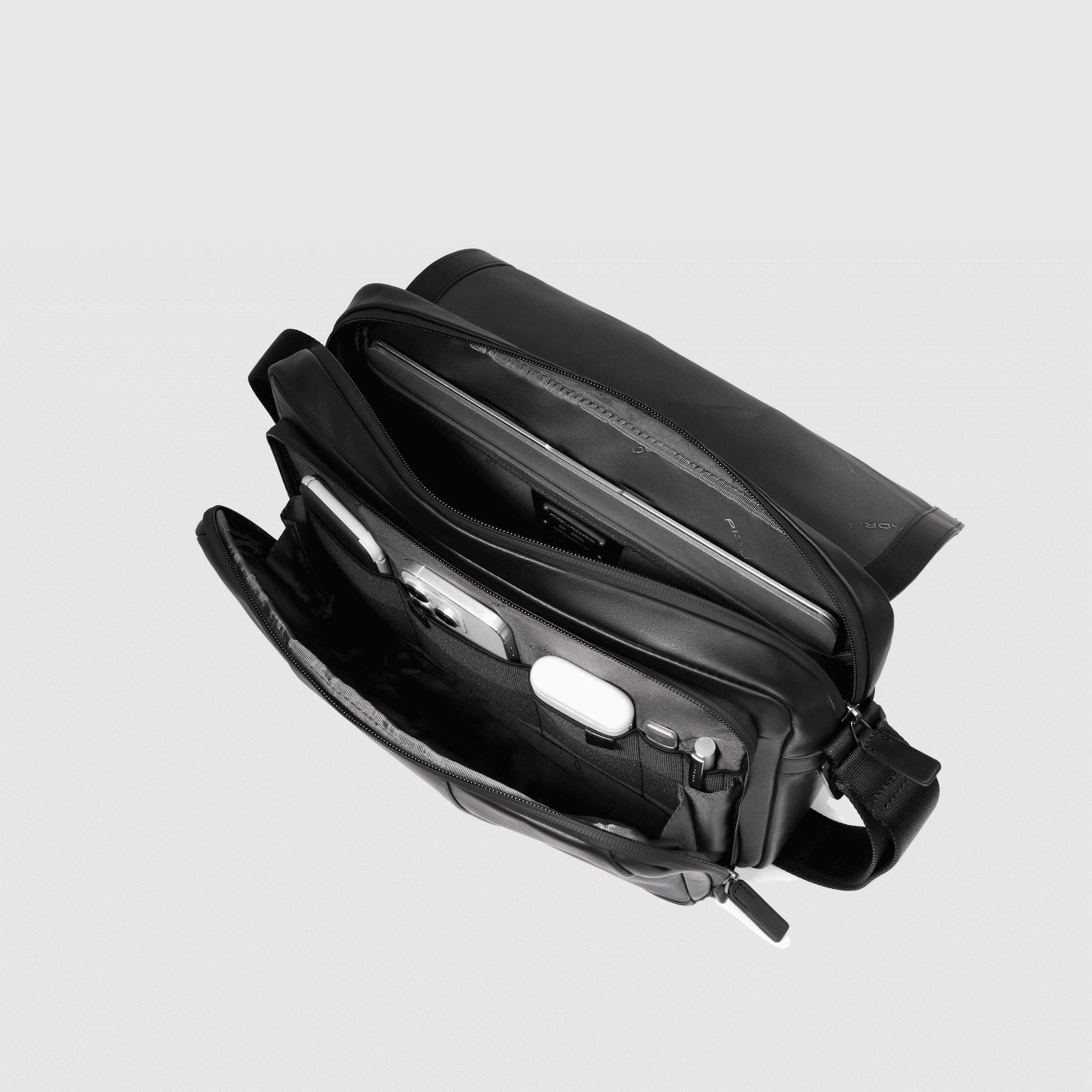 PIQUADRO Borsa messenger uomo in pelle porta pc Nero 