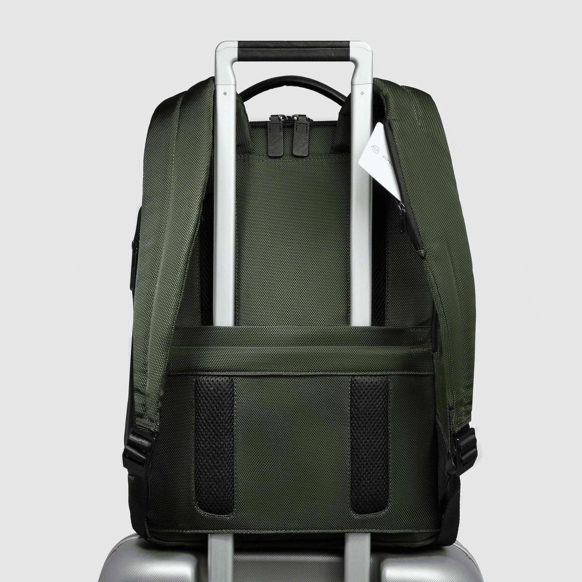 PIQUADRO Zaino uomo porta PC e porta iPad® in pelle verde2 
