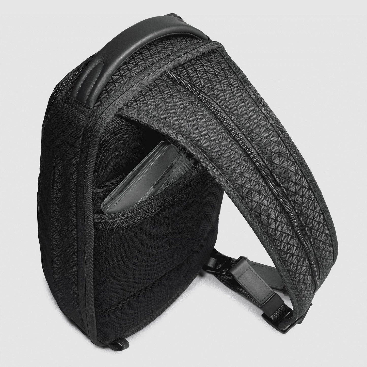PIQUADRO Zaino monospalla uomo porta iPad® in tessuto Nero 