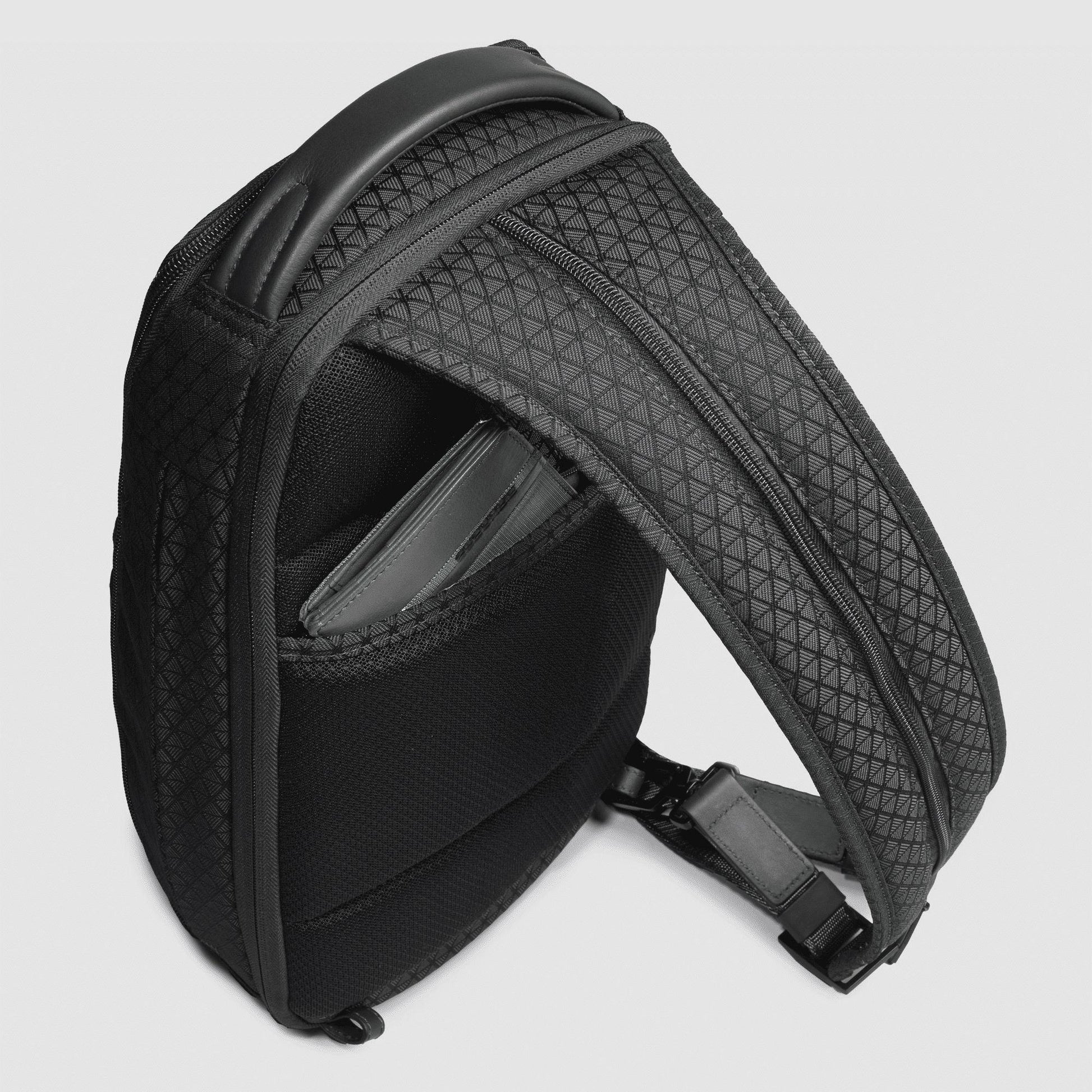 PIQUADRO Zaino monospalla uomo porta iPad® in tessuto Nero 