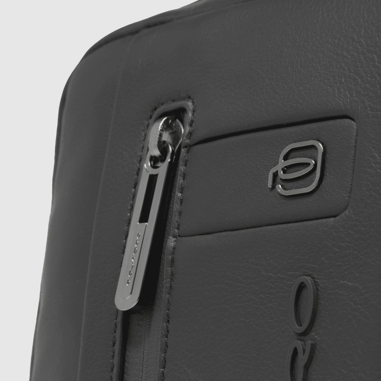 PIQUADRO Borsello organizzato con scomparto porta iPad®mini Nero 