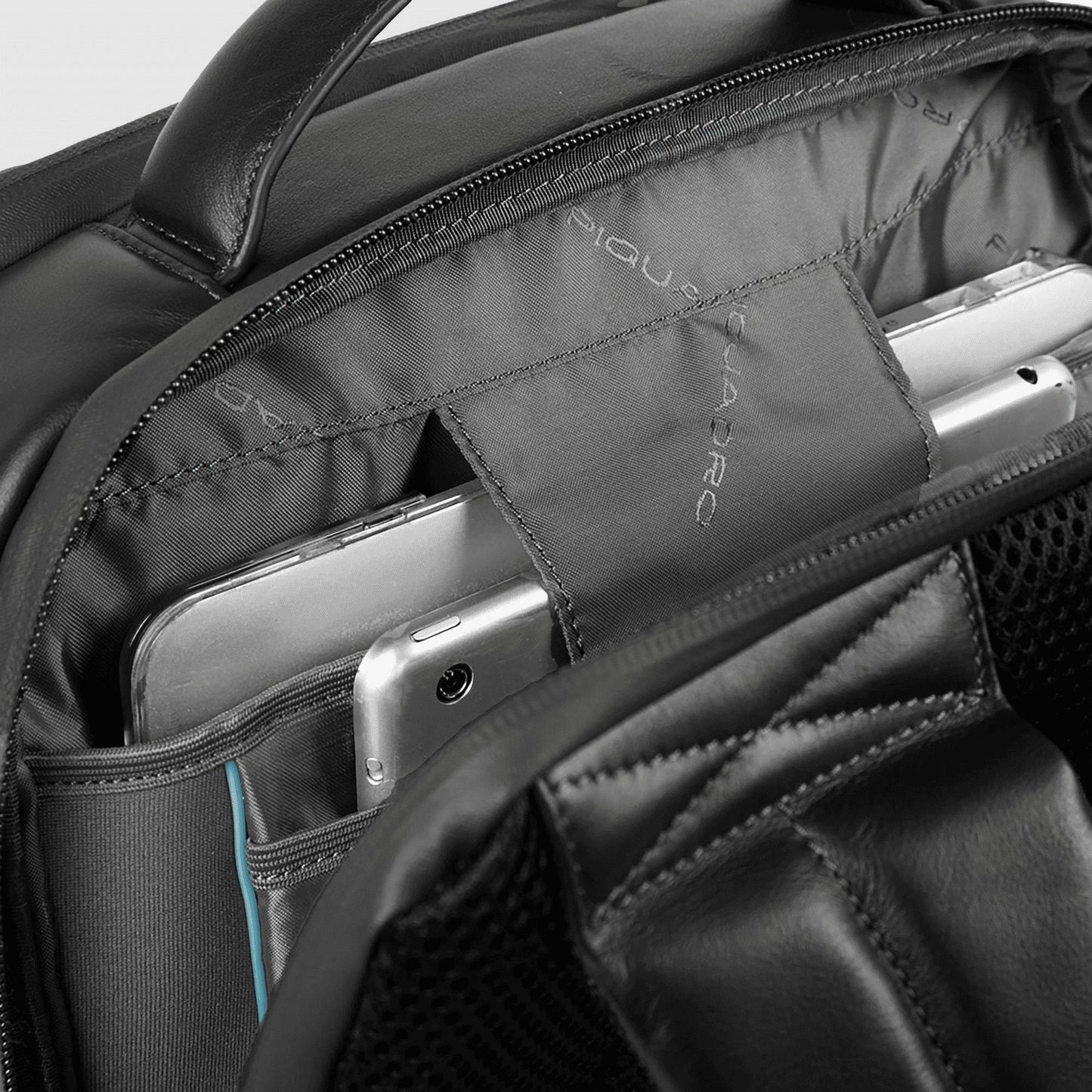PIQUADRO Zaino uomo porta PC e porta iPad® in pelle Nero 