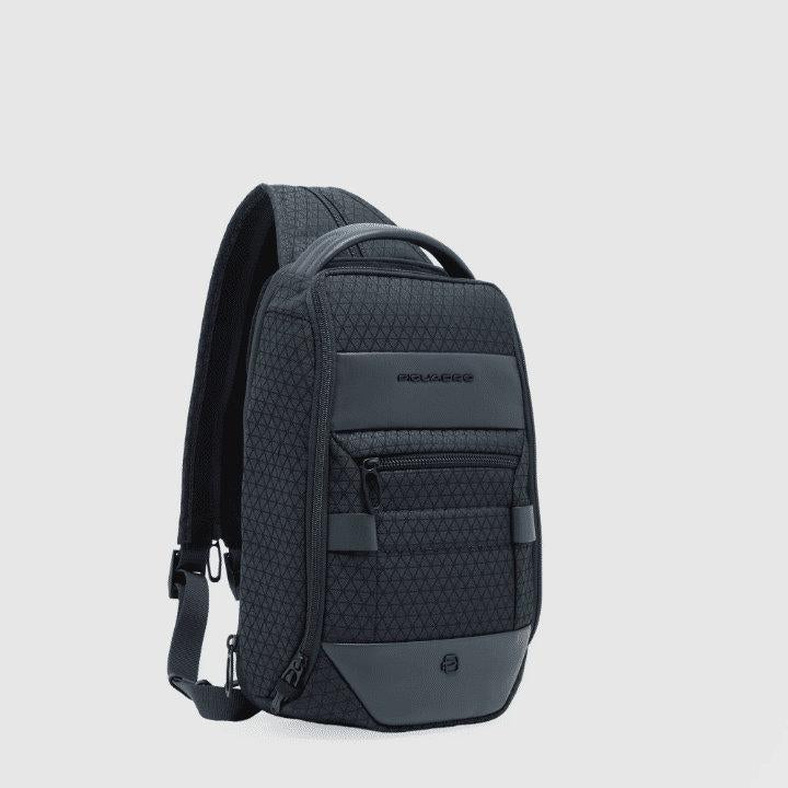 PIQUADRO Zaino monospalla uomo porta iPad® in tessuto Blu 