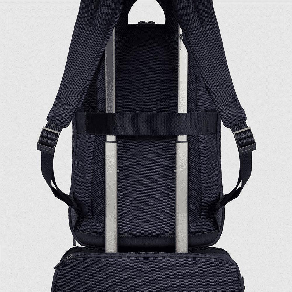 PIQUADRO Zaino sottile porta pc e porta iPad Blu 