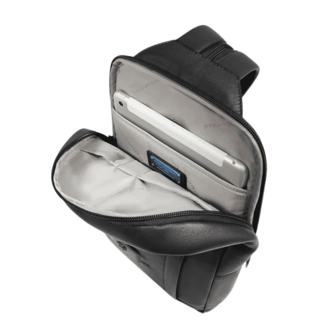 PIQUADRO Zaino monospalla uomo in pelle porta iPad® Nero 